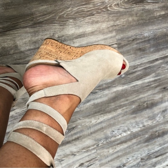 MARC FISHER open toe tie up tan espadrille shoes - Picture 2 of 16